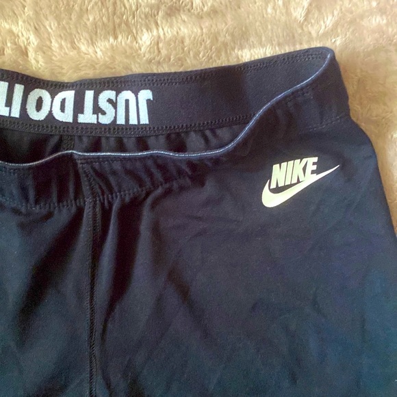 Nike high waisted Tights / Leggings - Picture 5 of 5